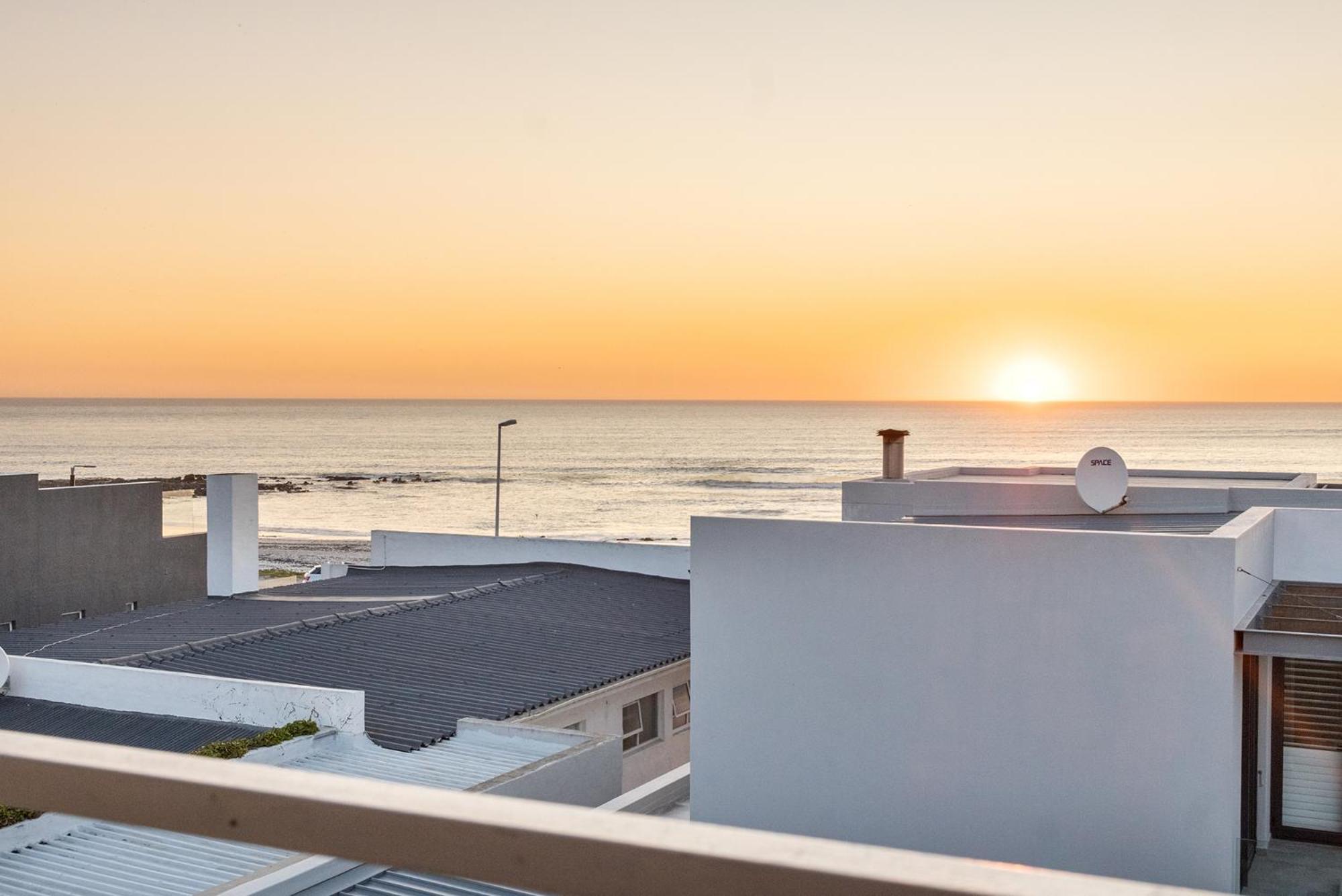 The Sandcastle Guesthouse - Мелкбосстранд Екстер'єр фото